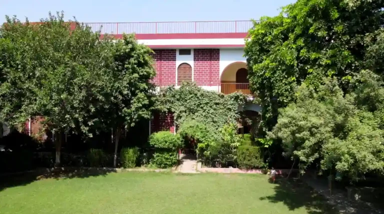مین آفس Jamia Ul Uloom Multan